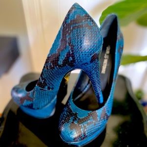 Pour La Victoire blue snakeskin platform stilettos